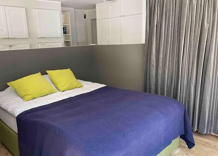 Schoene Mit Sonnenterrasse Und Kamin